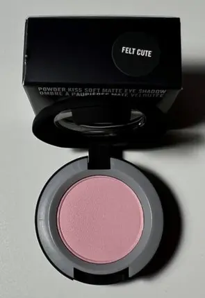 Тени для век MAC Cosmetics Powder Kiss Soft Matte Eye Shadow