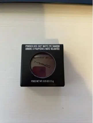 Тени для век MAC Cosmetics Powder Kiss Soft Matte Eyeshadow