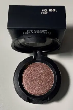 Тени для век MAC Cosmetics Nude Model Frost