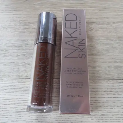 Жидкая тональная основа Urban Decay