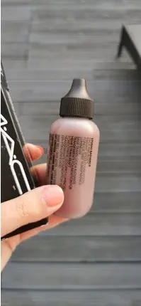 Тональный крем Foundation MAC Cosmetics Studio Radiance Sheer Face & Body Foundation
