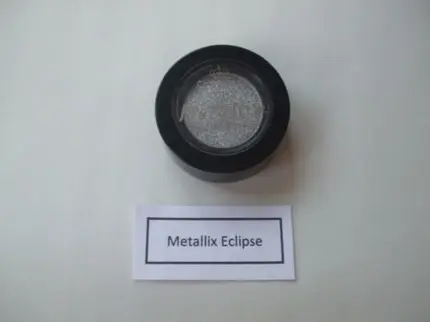 Тени для век Constance Carroll Metallix Eyeshadow 01 Eclipse