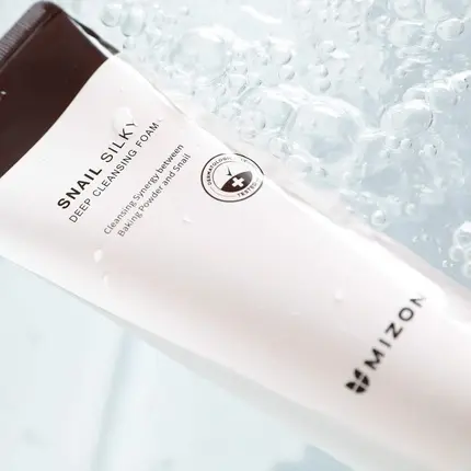 Очищающая пенка Mizon Snail Silky Deep Cleansing Foam с частицами пищевой соды