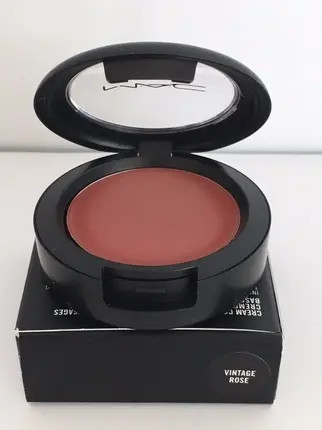 Base MAC Cosmetics