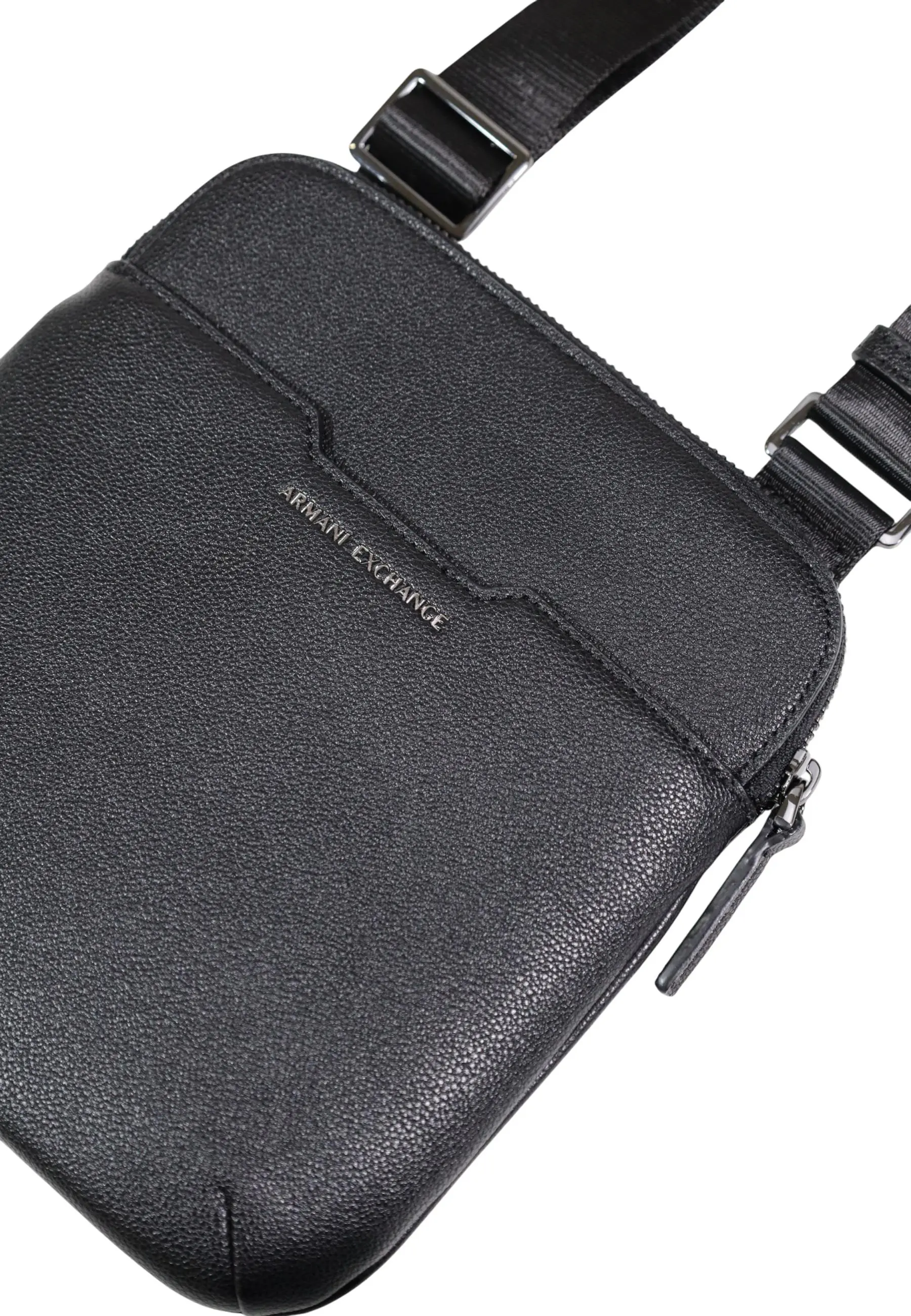 Сумки Armani Exchange