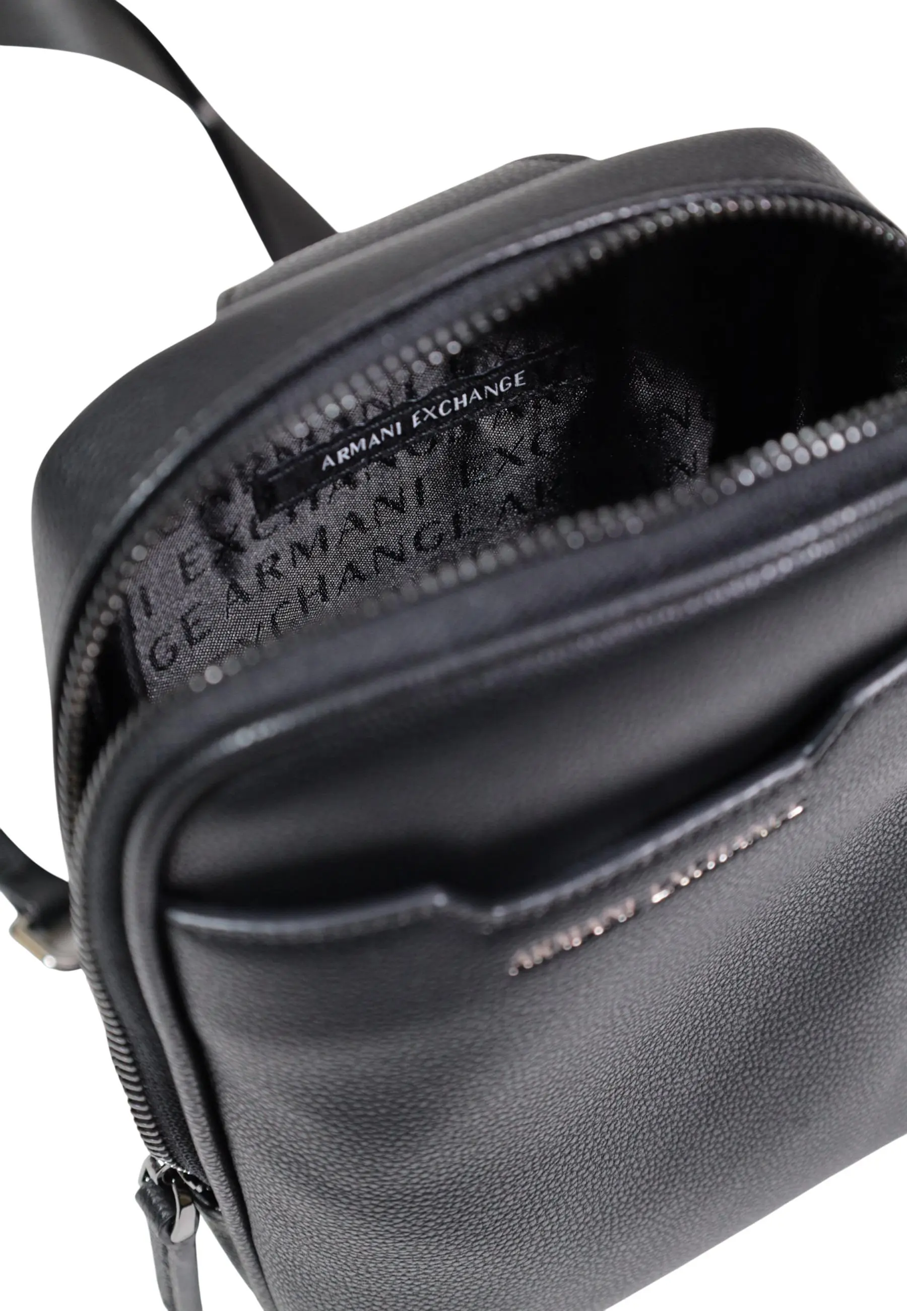 Сумки Armani Exchange
