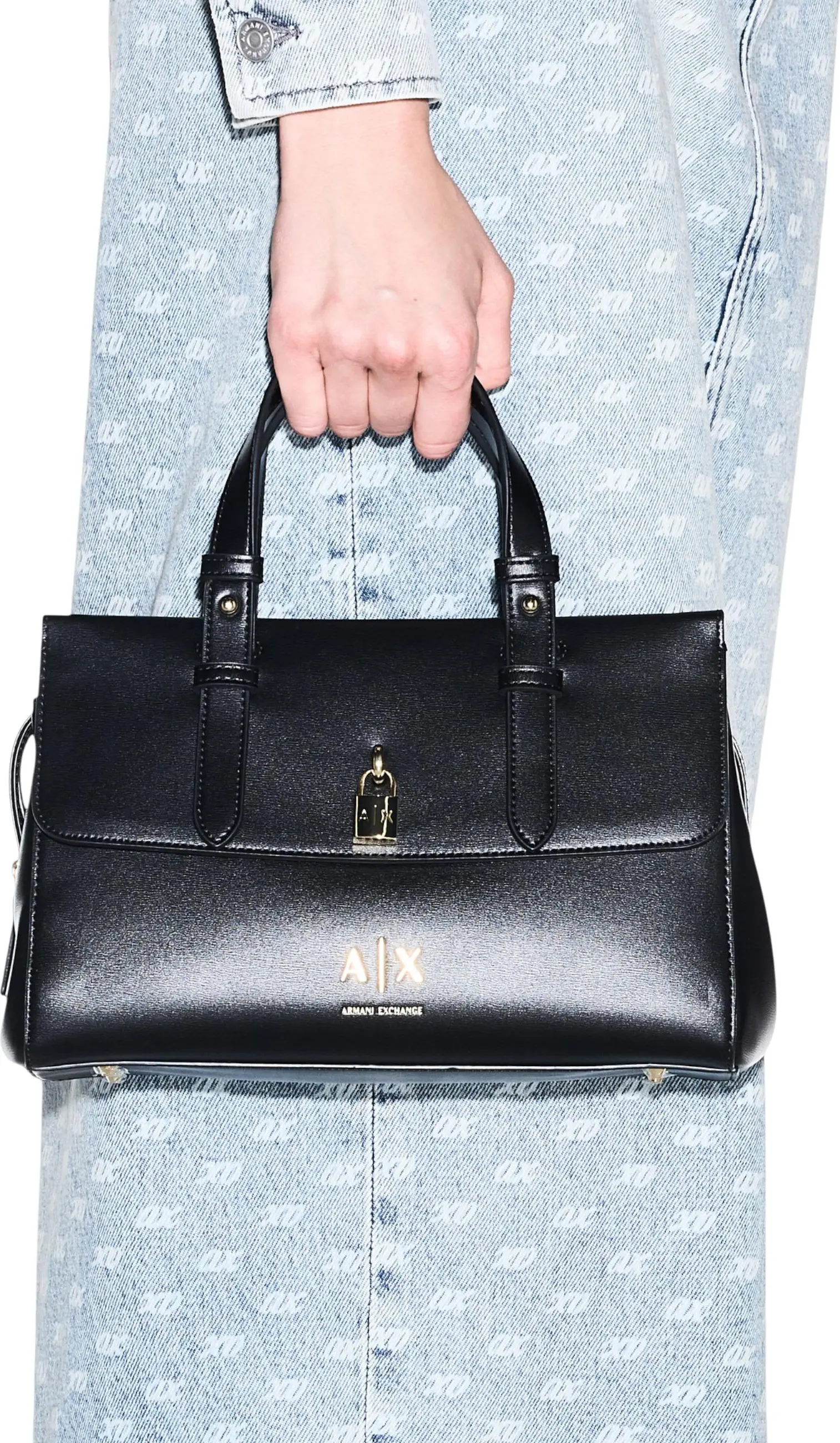 Сумки Armani Exchange