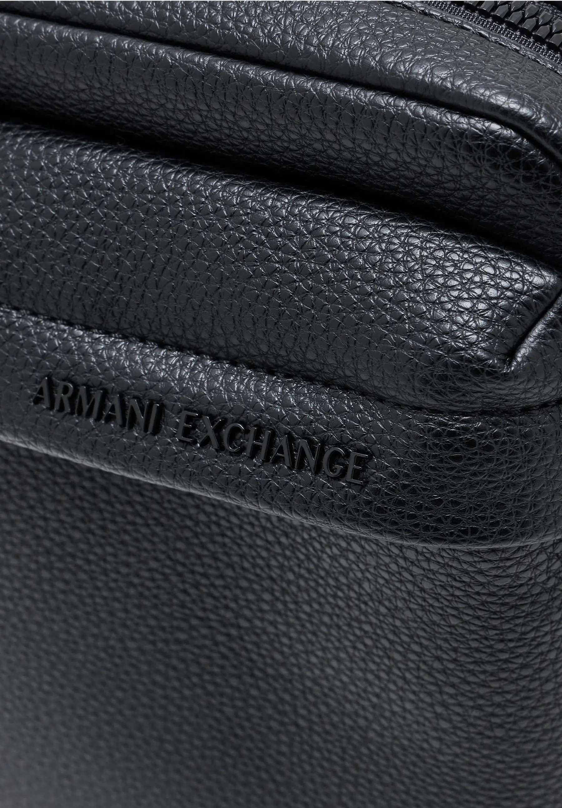 Сумки Armani Exchange