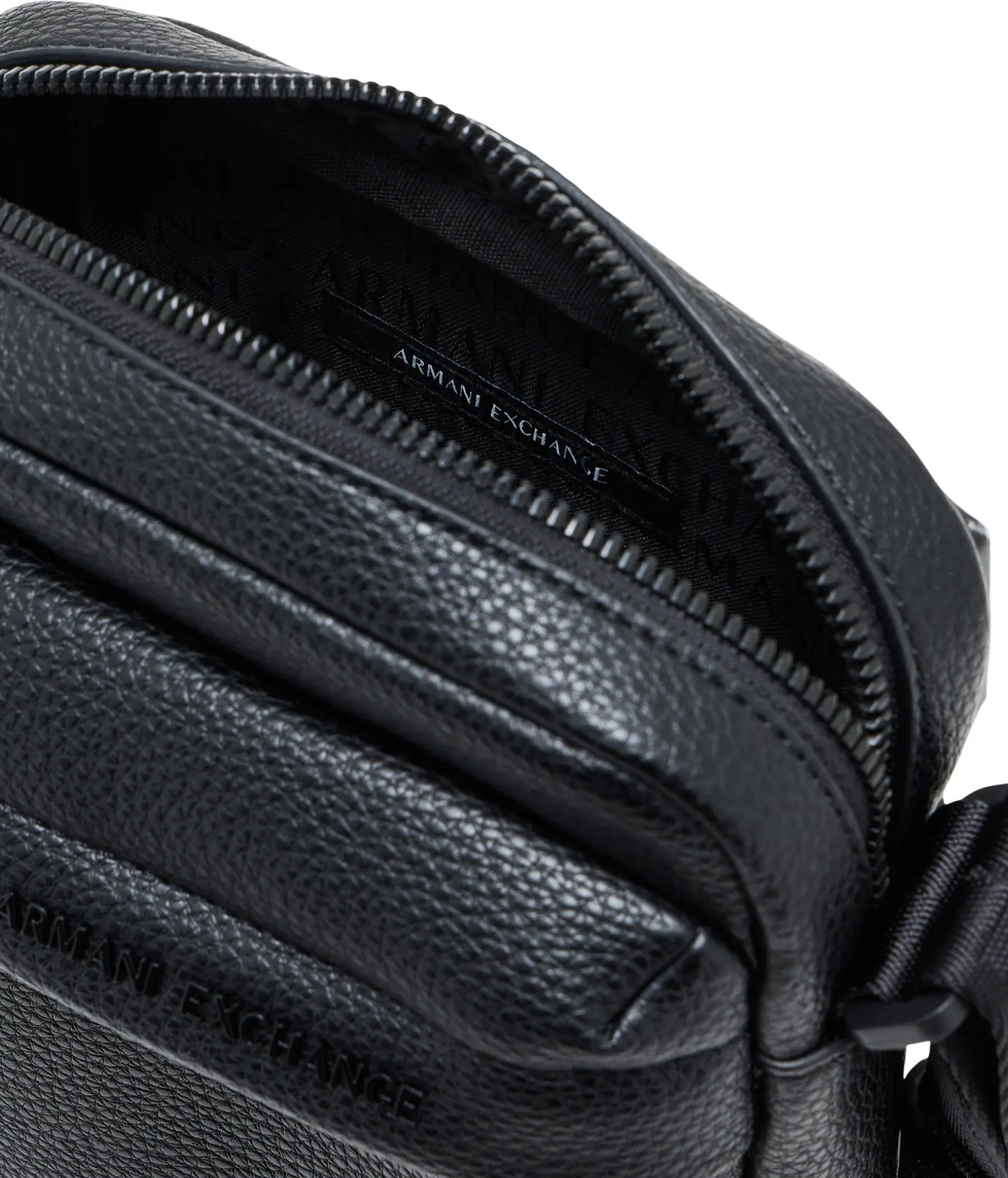 Сумки Armani Exchange