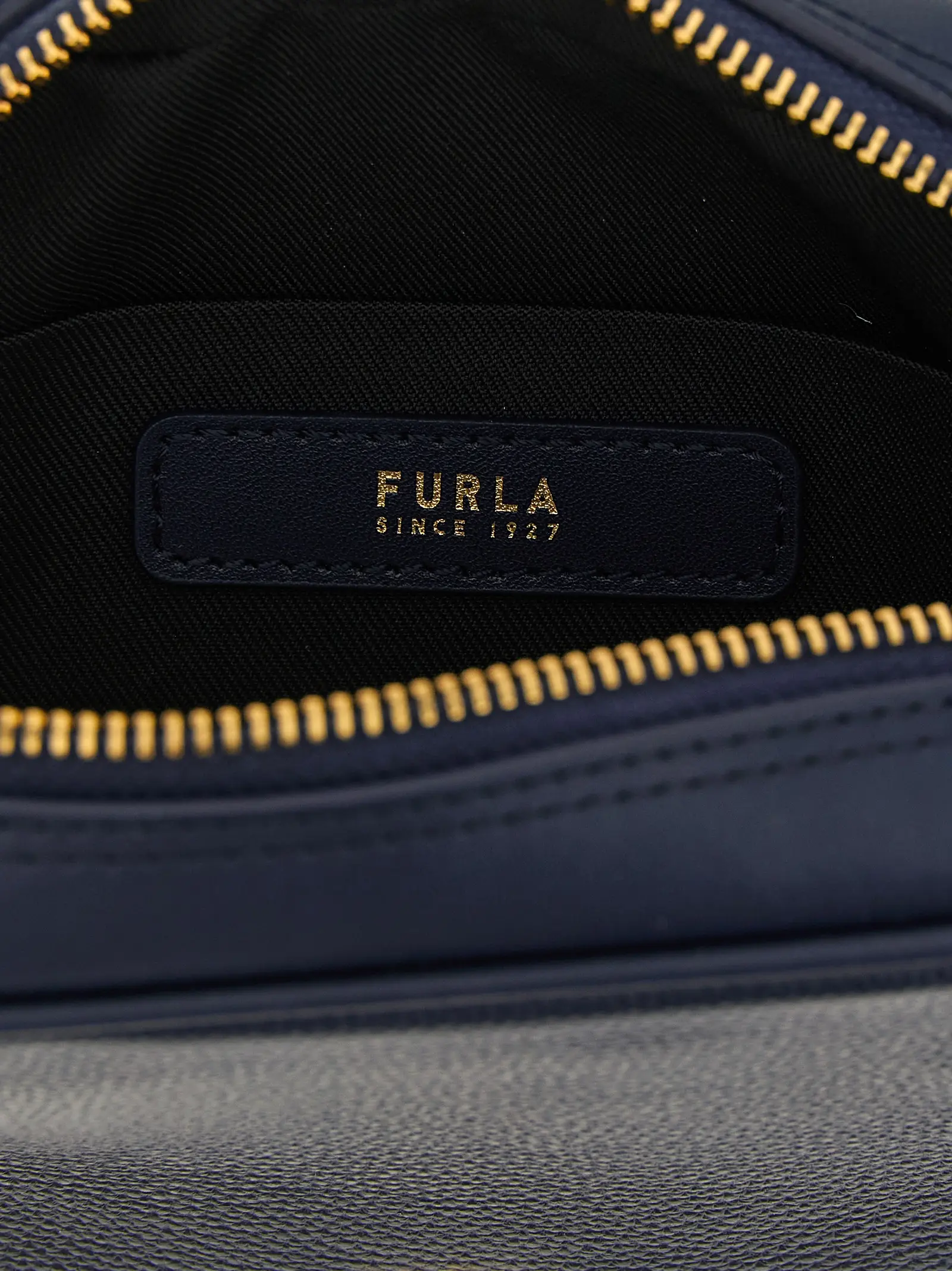 Сумочка Furla Poppy S