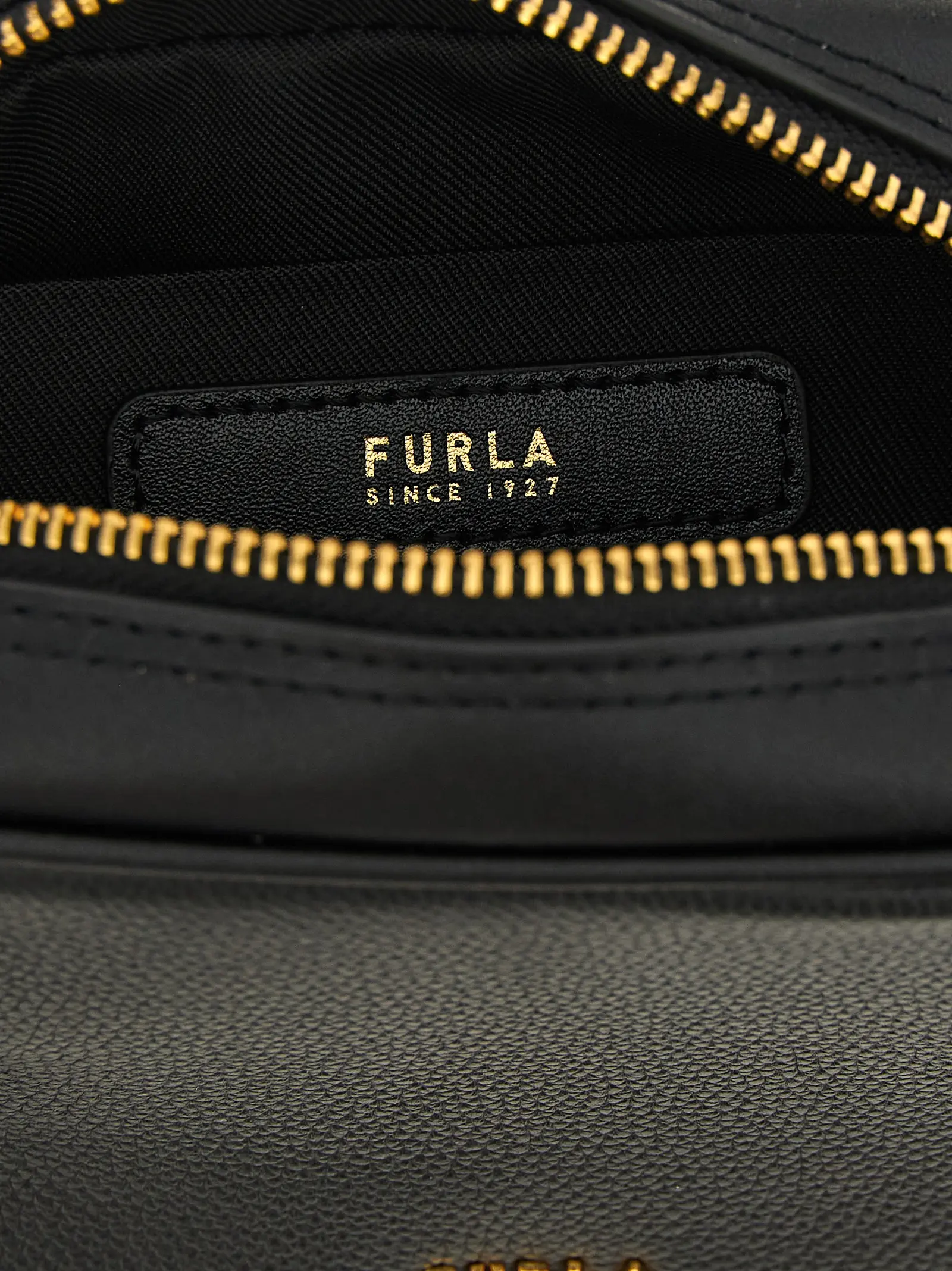 Handbag Furla Poppy S