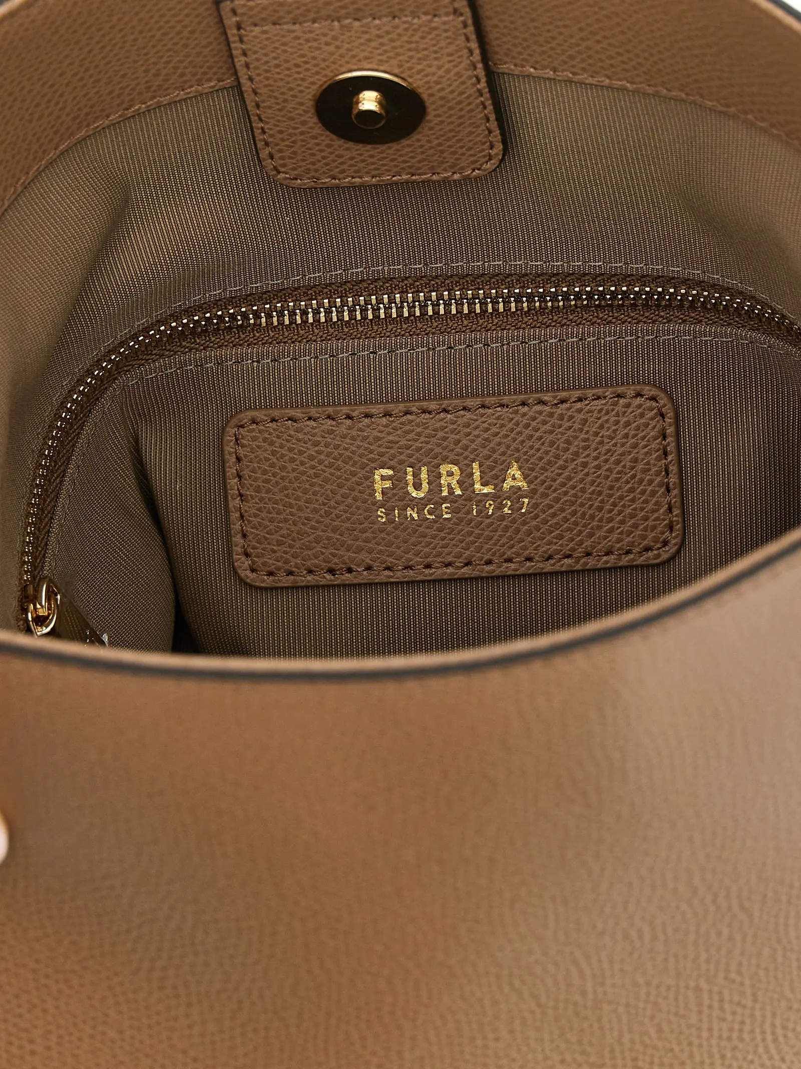 Сумка на плечо Furla Roxie