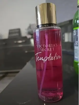 Парфюмированный спрей Victoria's Secret Temptation