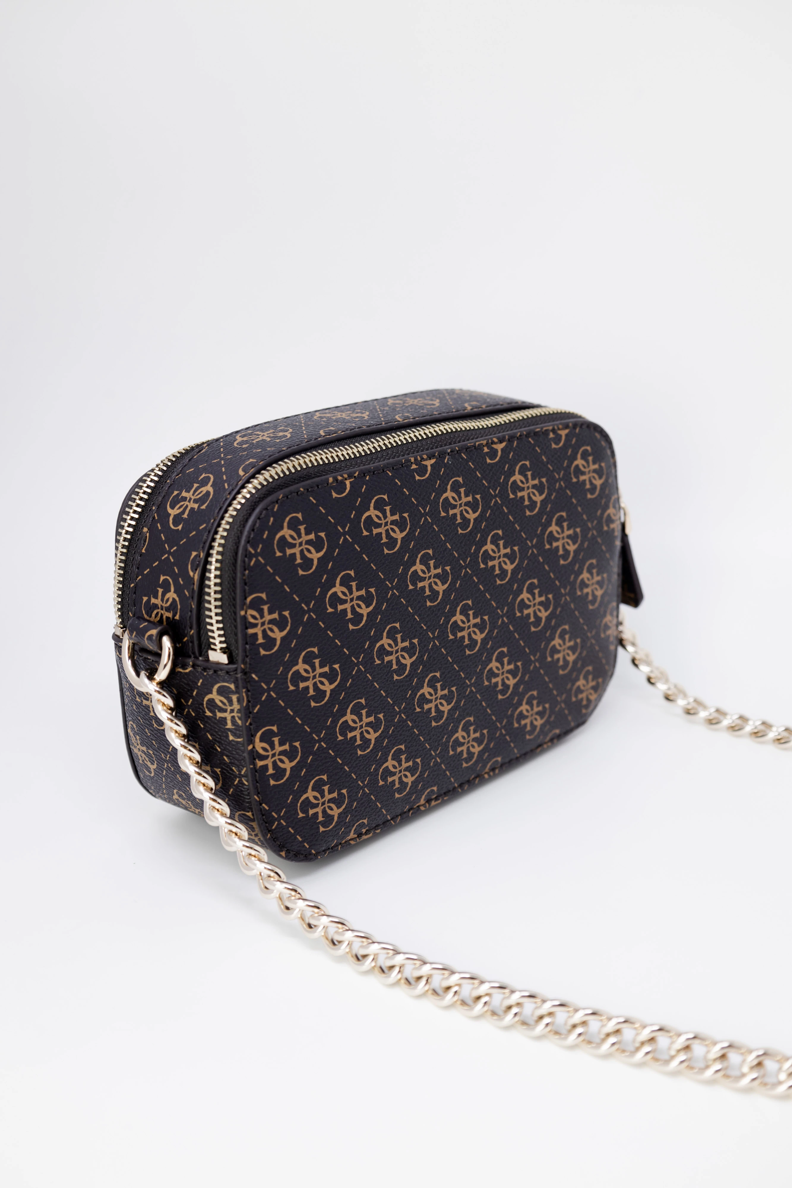 Сумки GUESS