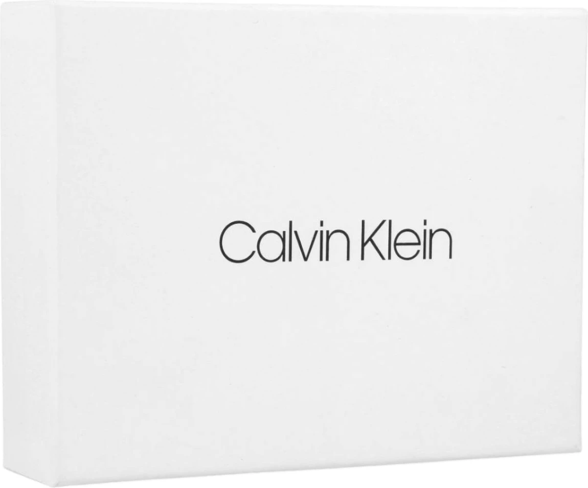 Кошельки Calvin Klein