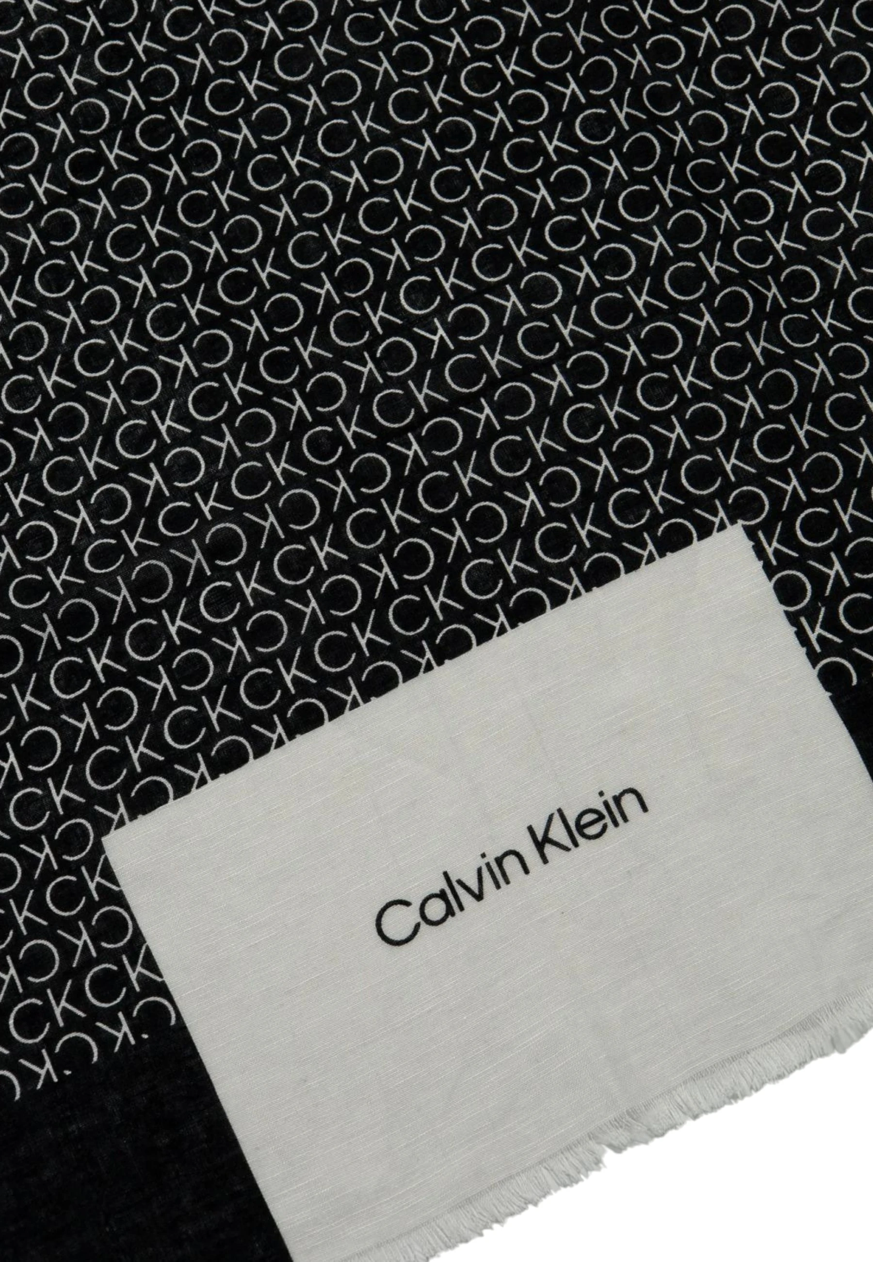 Шарфы Calvin Klein