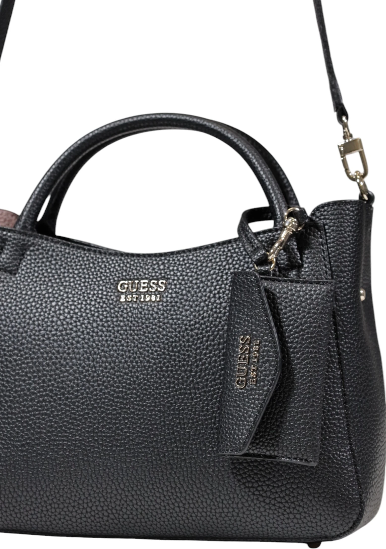 Сумки GUESS