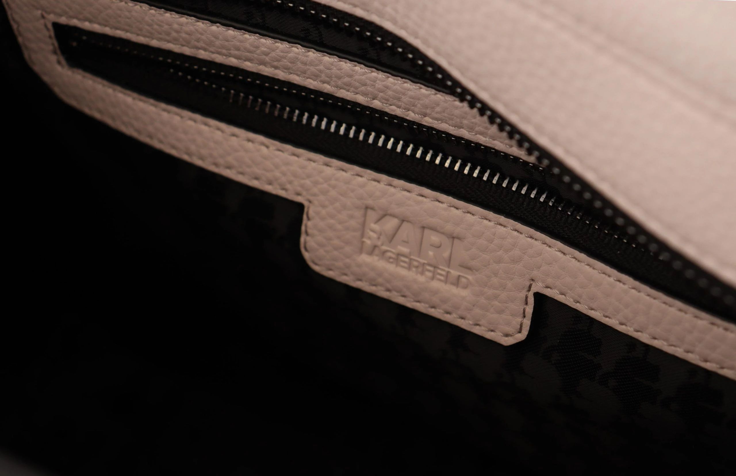 Сумка-тоут на плечо Karl Lagerfeld Tote Bag