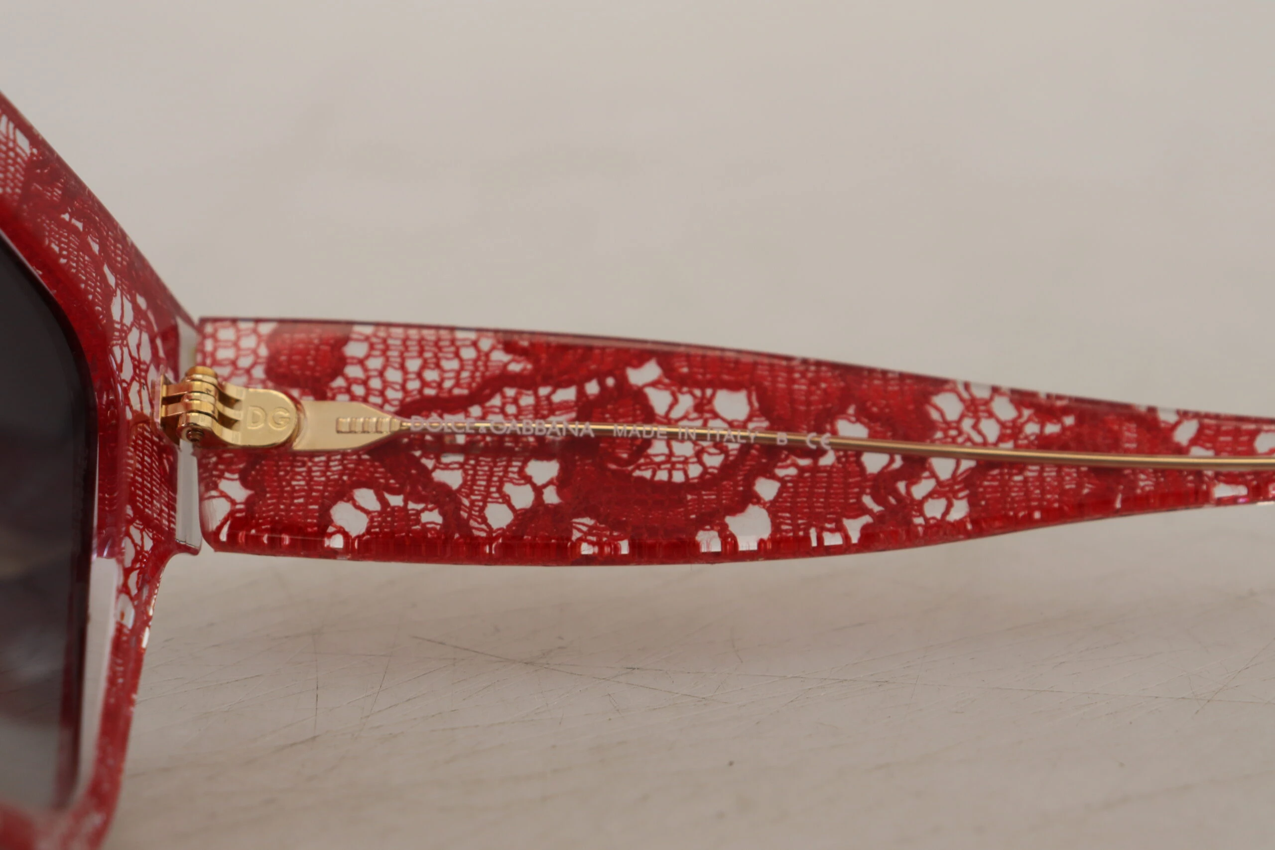Солнечные очки Dolce & Gabbana Красный DG4231F Ацетат Кружево Прямоугольные Очки