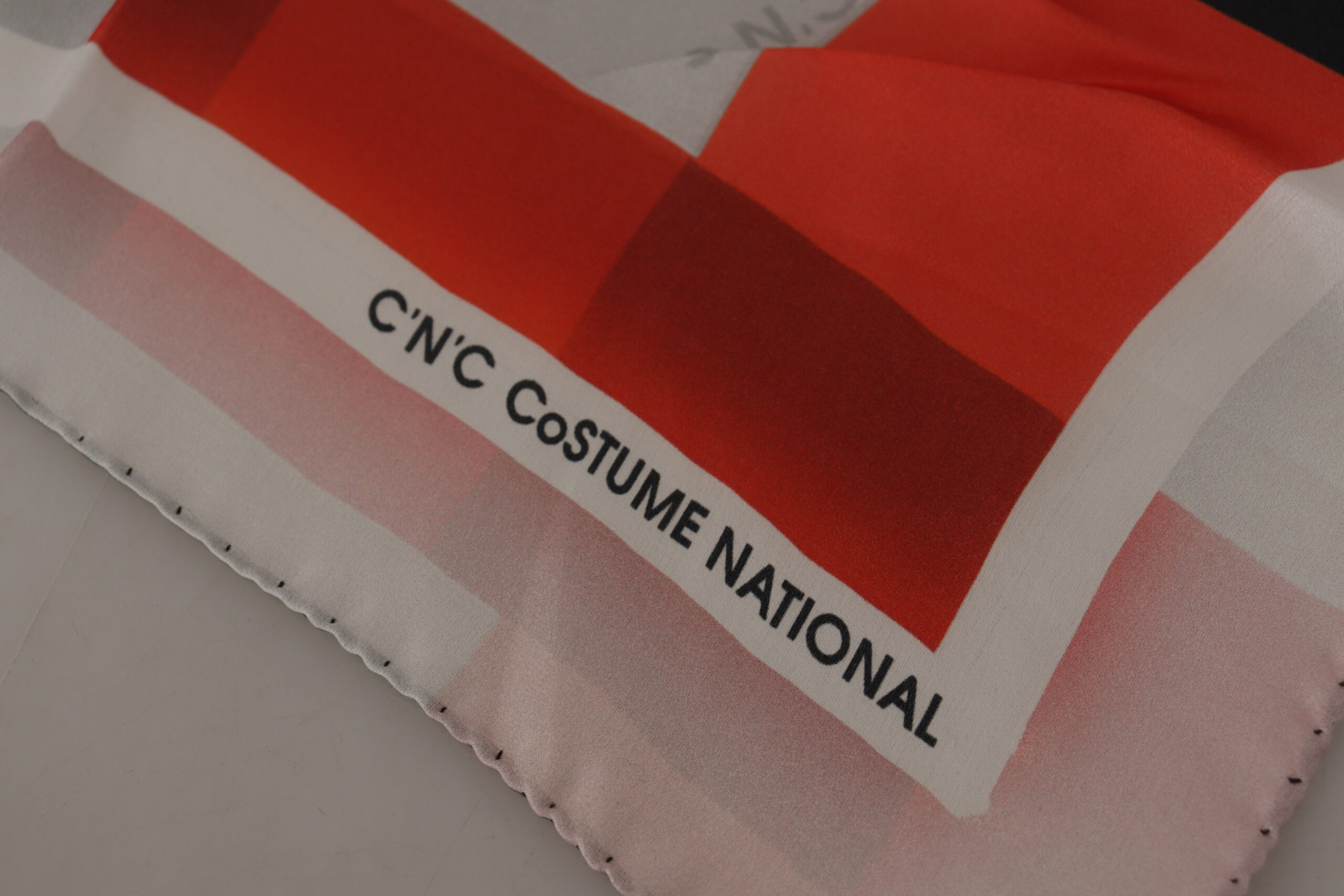 Шарф Costume National Элегантный Шелковый Шарф в Серо-Красную Клетку