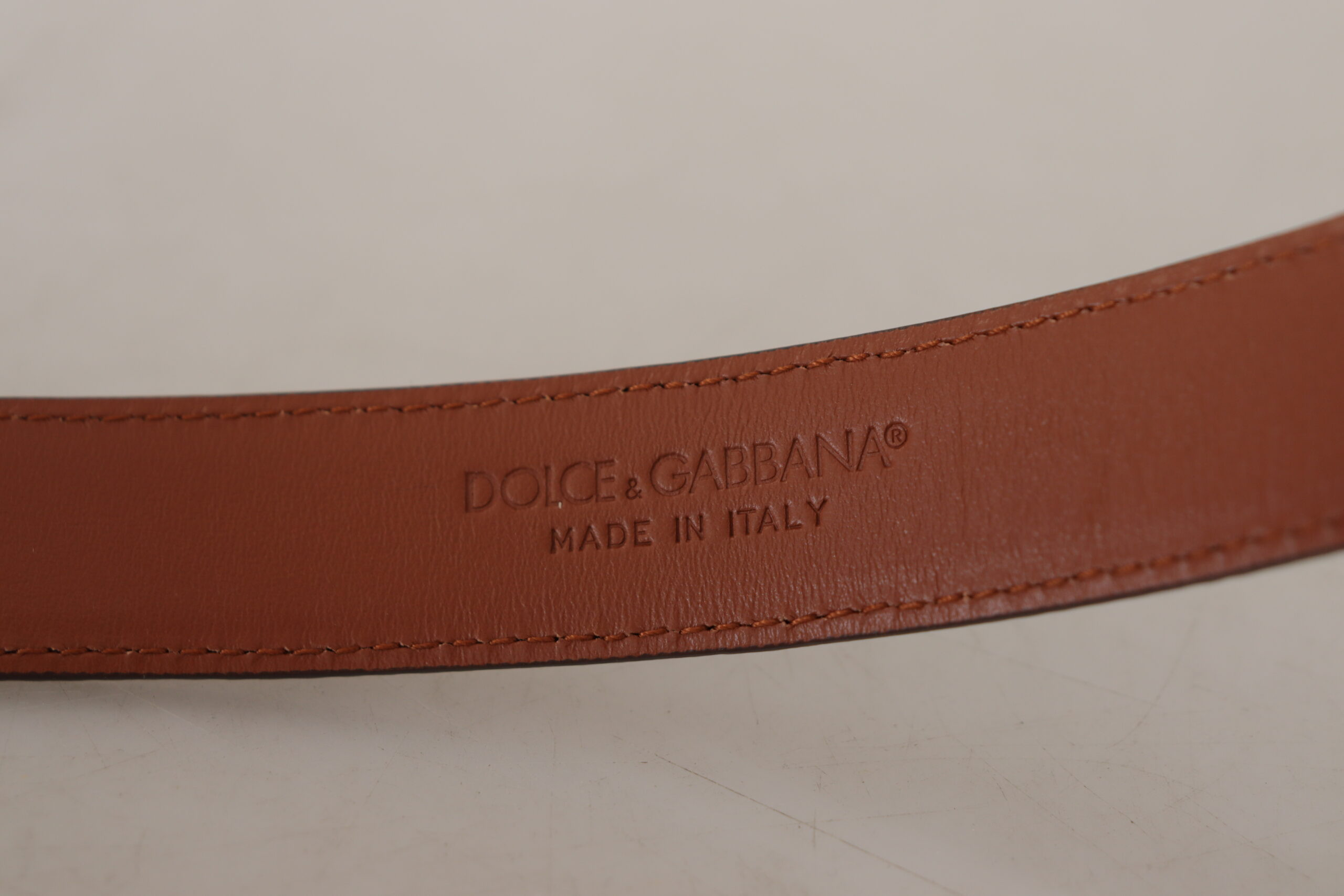 Ремень Dolce & Gabbana Элегантный кожаный ремень с гравировкой