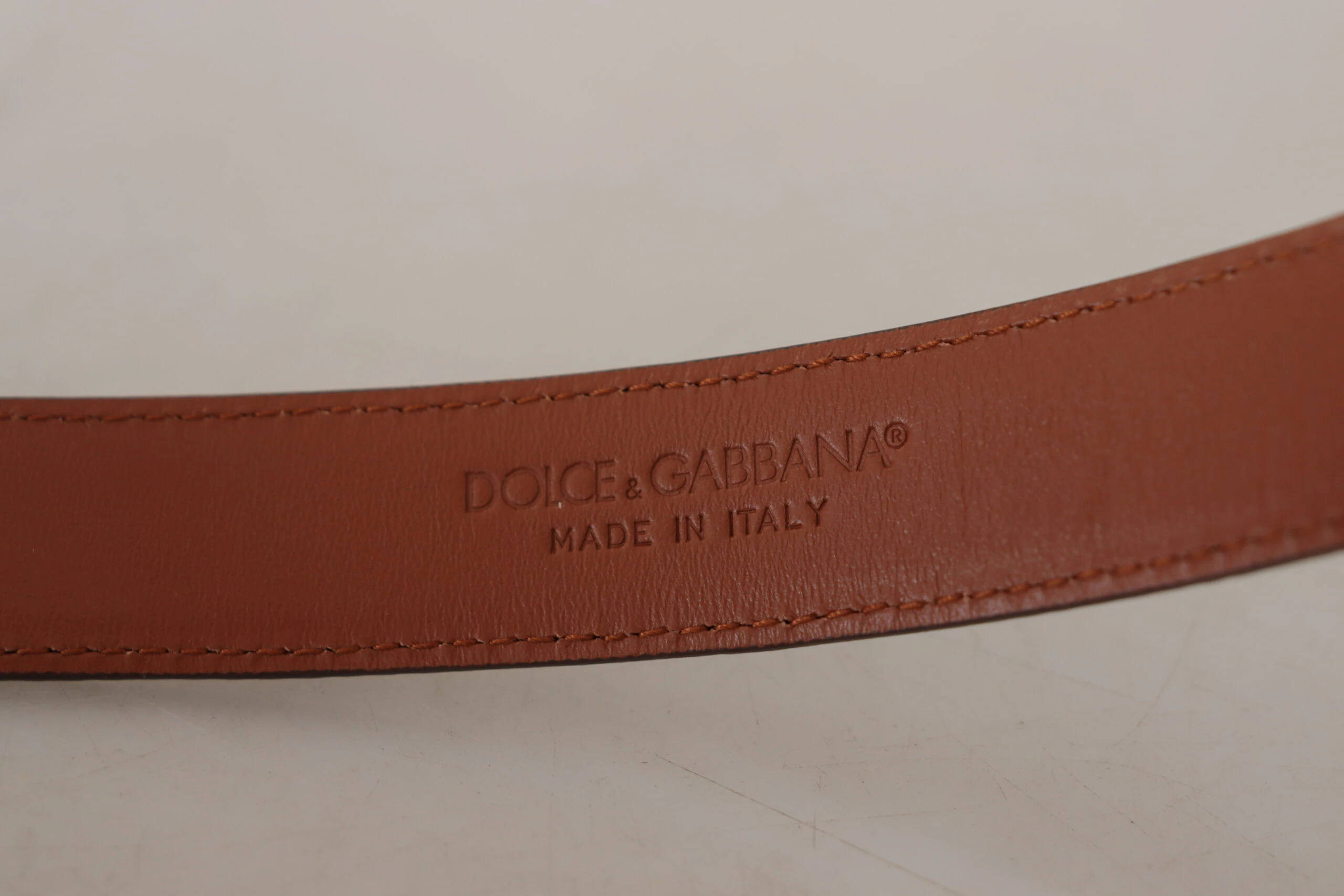 Ремень Dolce & Gabbana Элегантный кожаный ремень с гравировкой