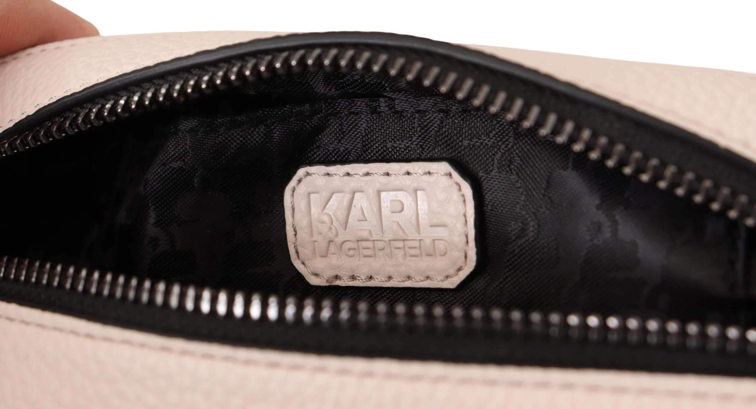 Сумка-бокс Karl Lagerfeld