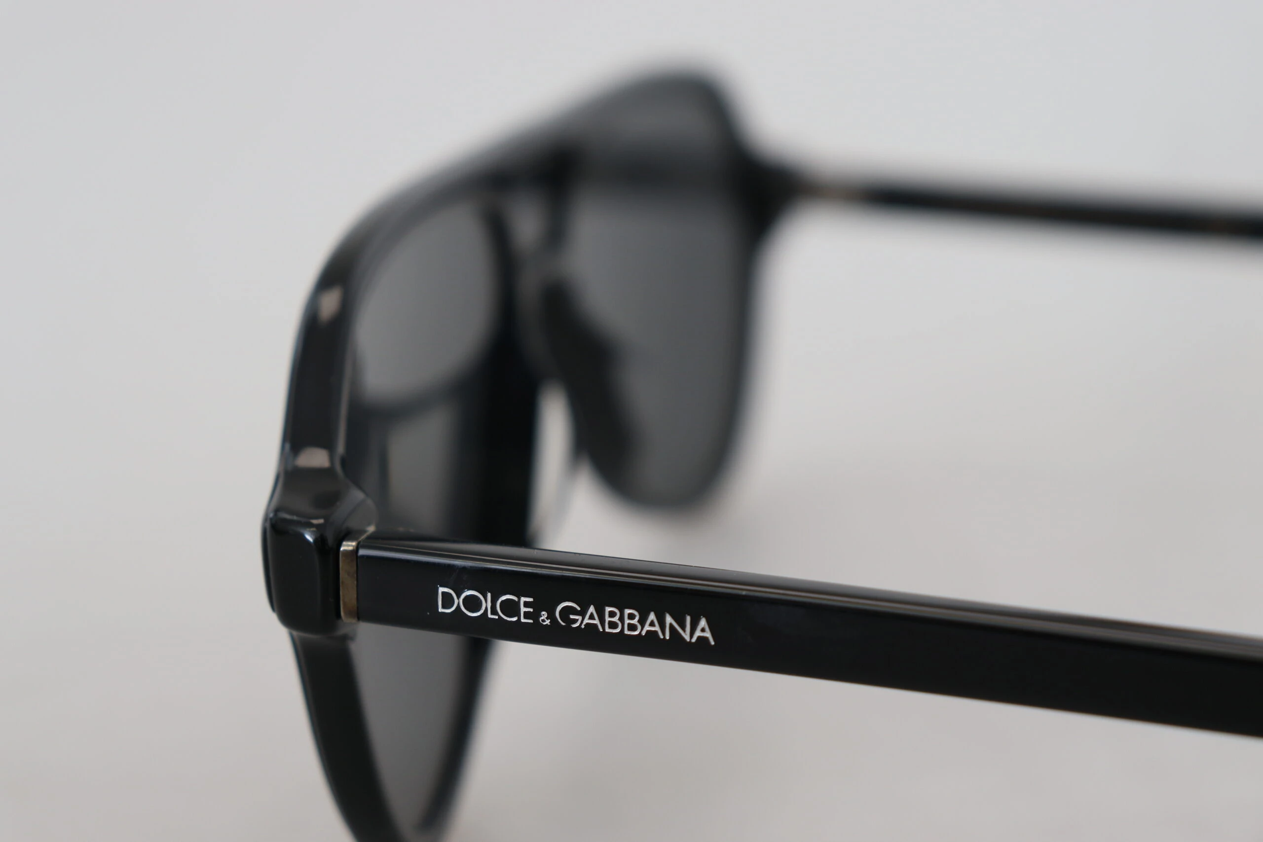 Солнцезащитные очки Dolce & Gabbana