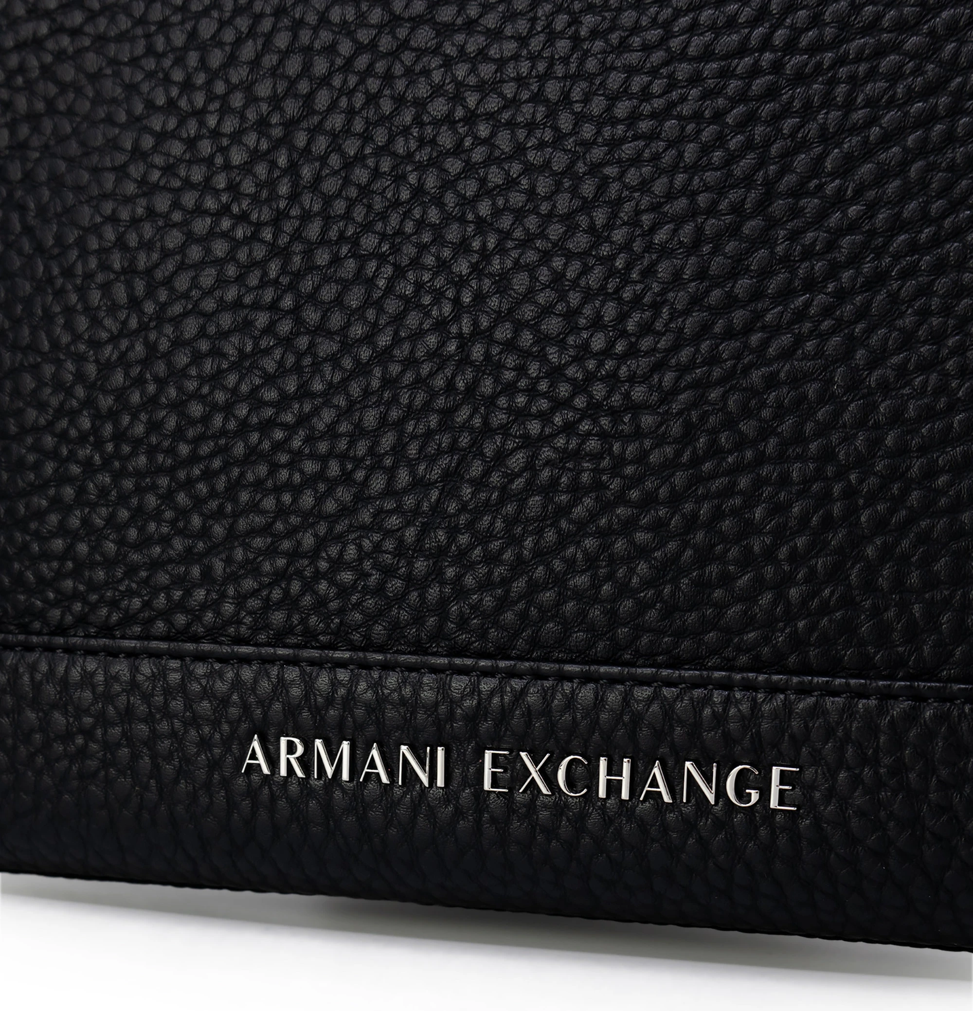 Сумки Armani Exchange