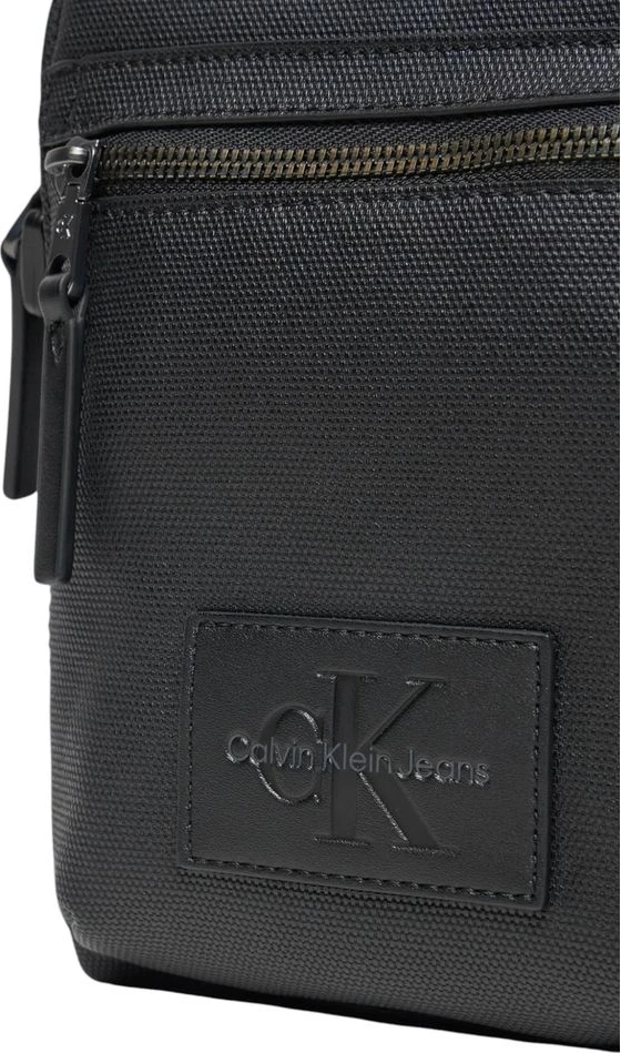Сумка через плечо Calvin Klein
