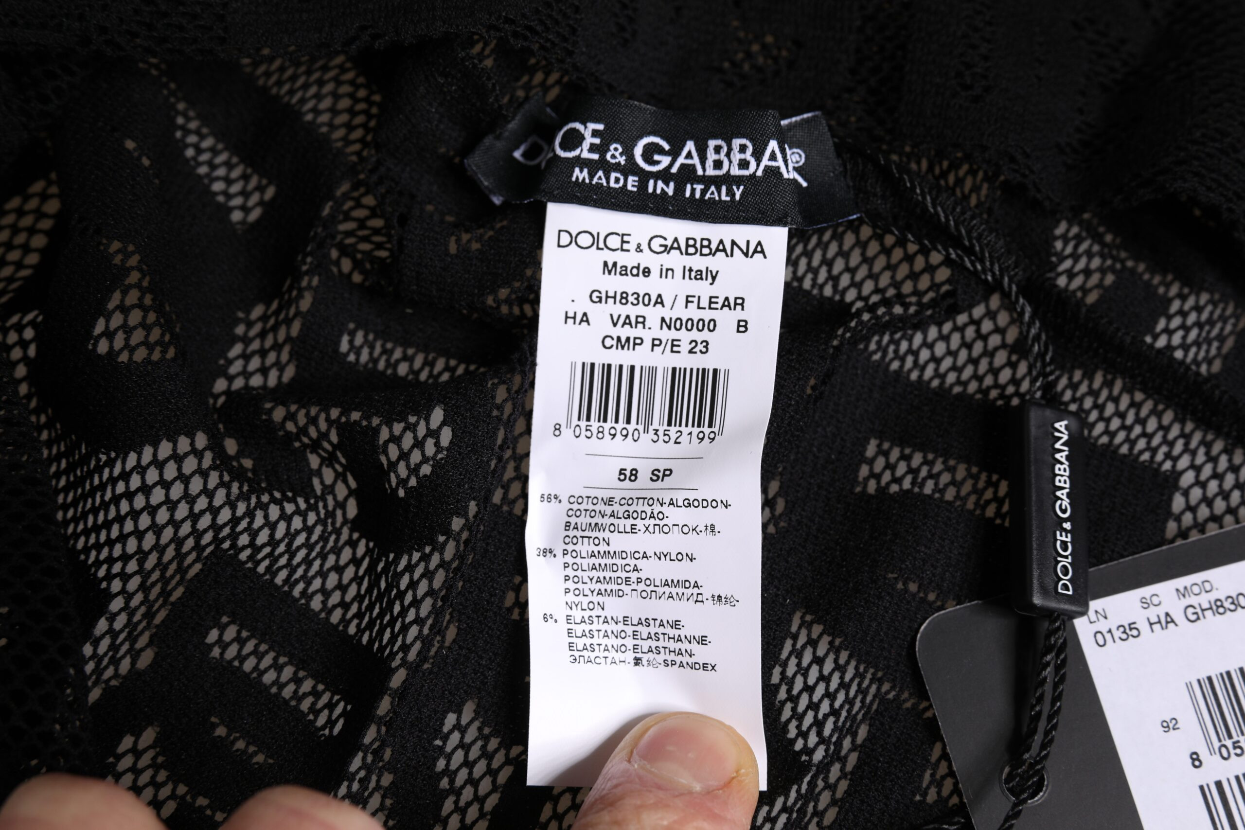 Шапка Dolce & Gabbana Черная с сеткой и логотипом, полностью закрывающая голову