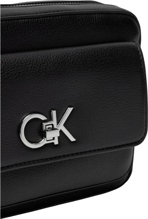 Сумка Calvin Klein RE-LOCK CAMERA W/FLAP
