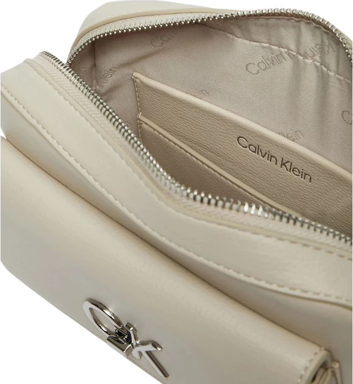Сумка Calvin Klein RE-LOCK CAMERA W/FLAP