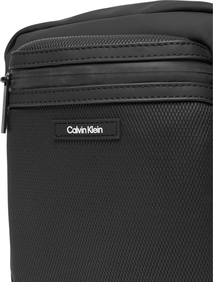 Сумка-мессенджер Calvin Klein