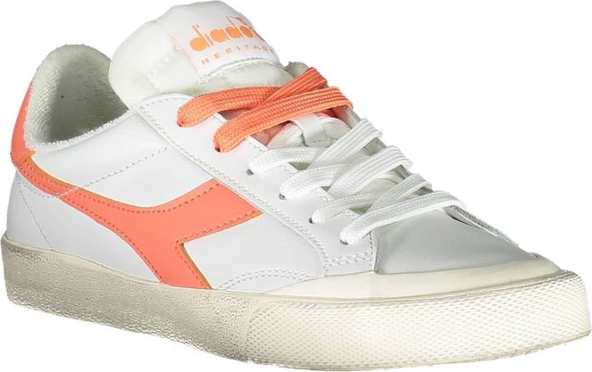 Белые кожаные женские кроссовки Diadora