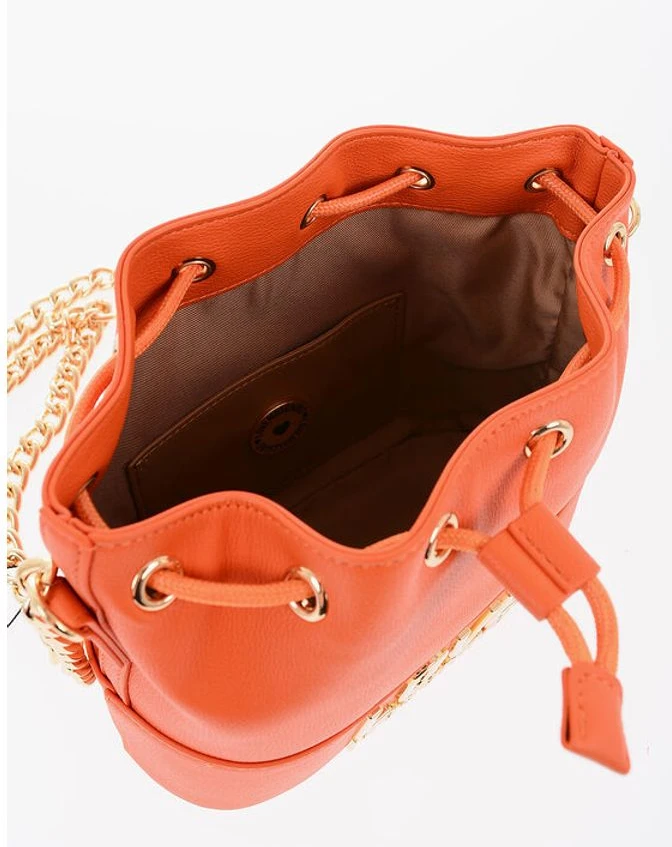 Сумка Moschino LOVE с текстурой из экокожи в форме ведра с цепочкой-ремешком через плечо