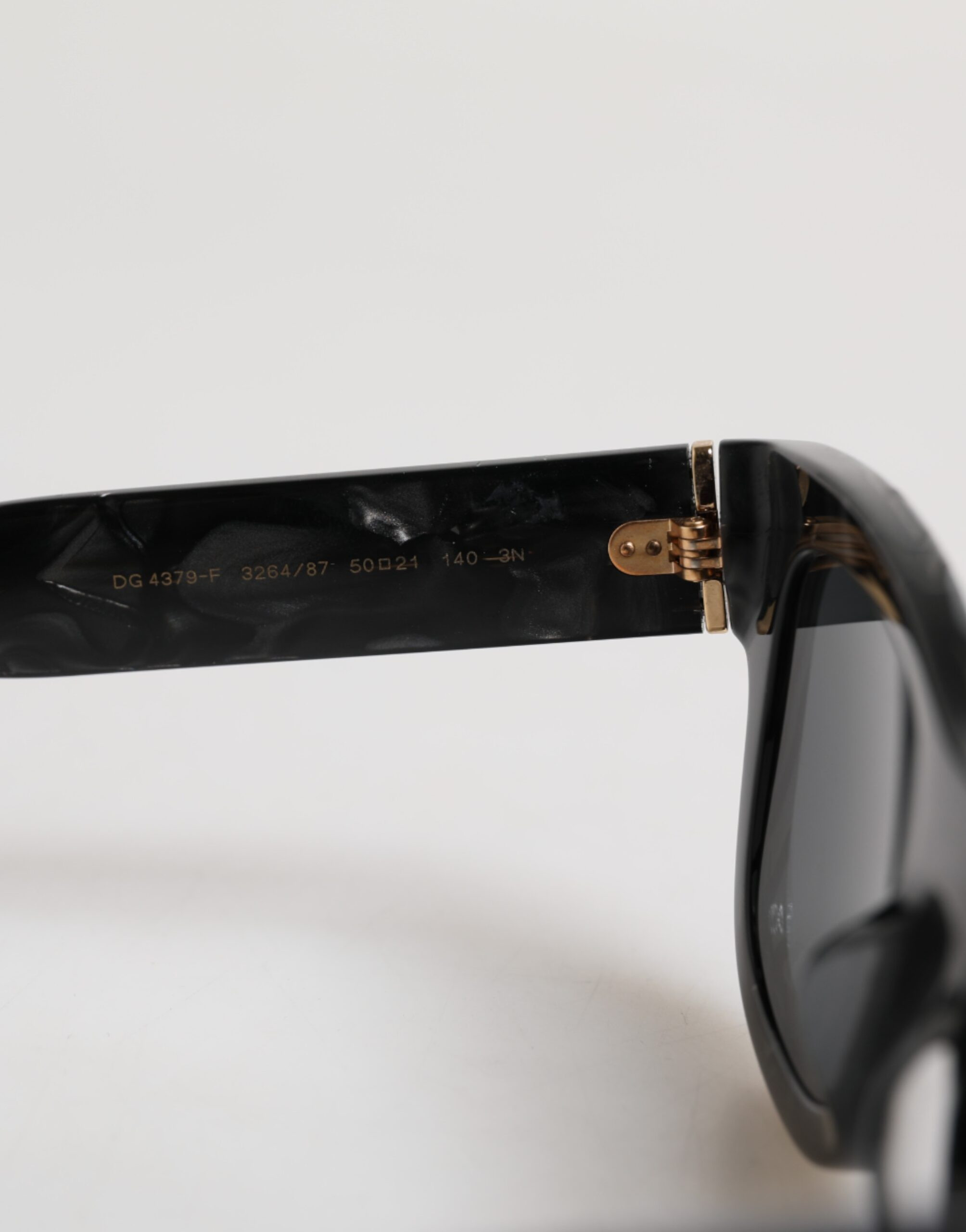 Солнцезащитные очки Dolce & Gabbana DG4379