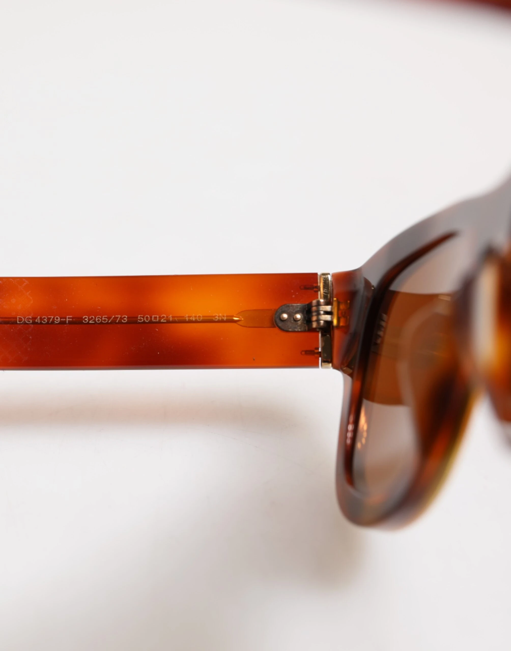 Солнцезащитные очки Dolce & Gabbana DG4379-F