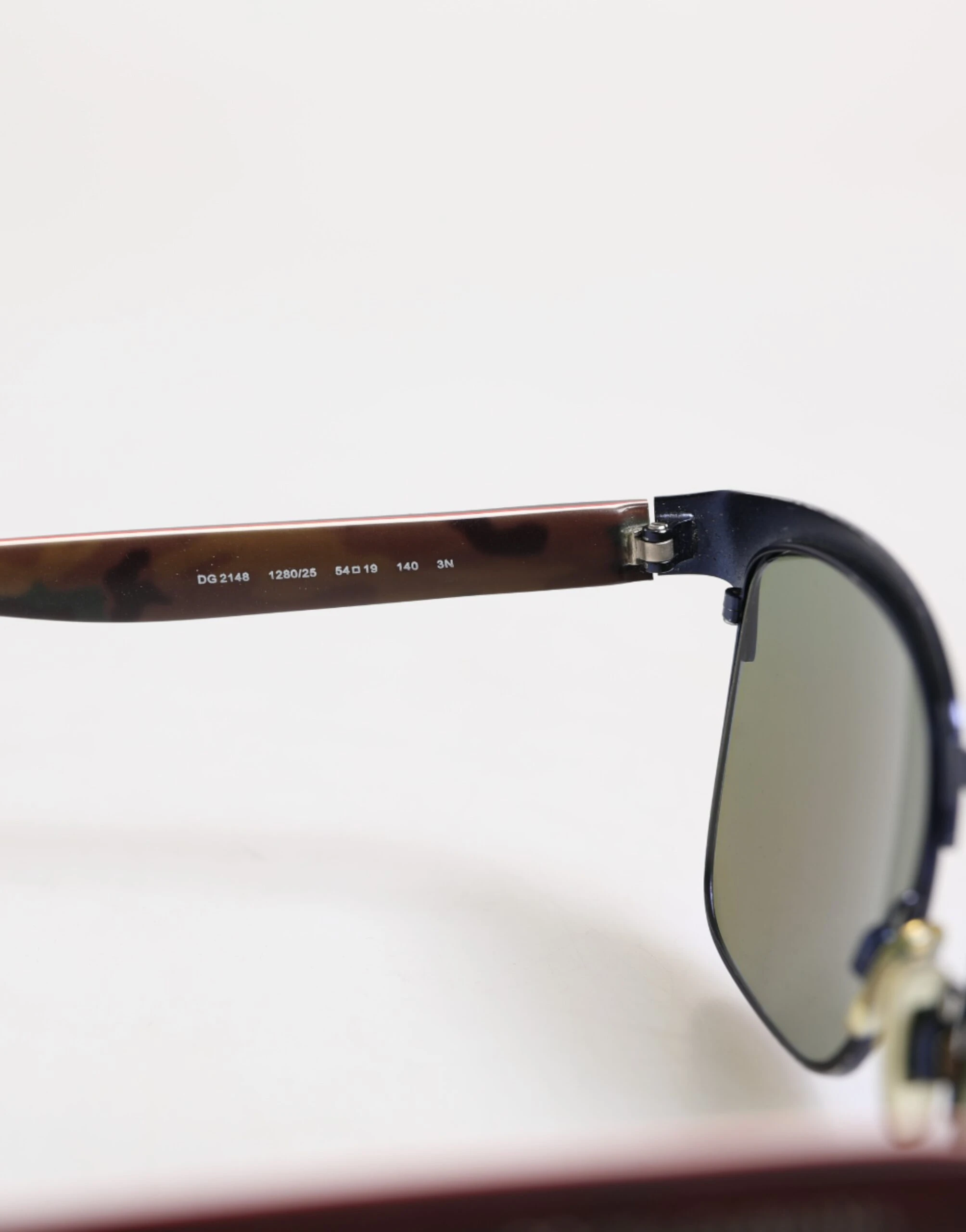 Солнцезащитные очки Dolce & Gabbana DG4287F