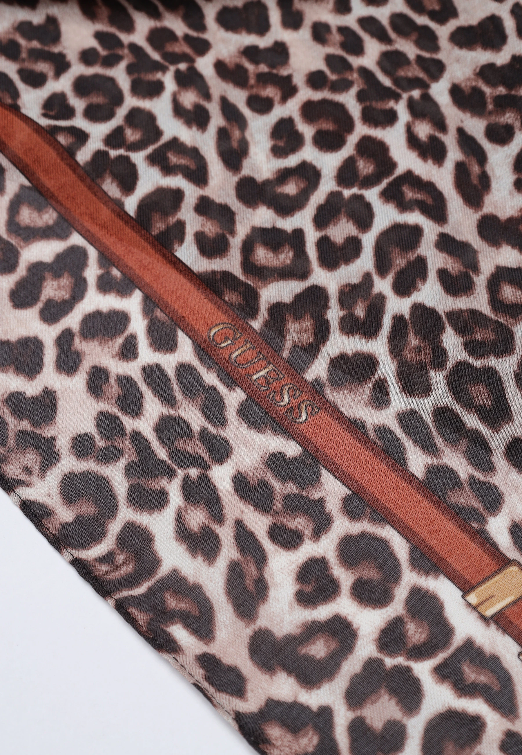 Шарфы GUESS
