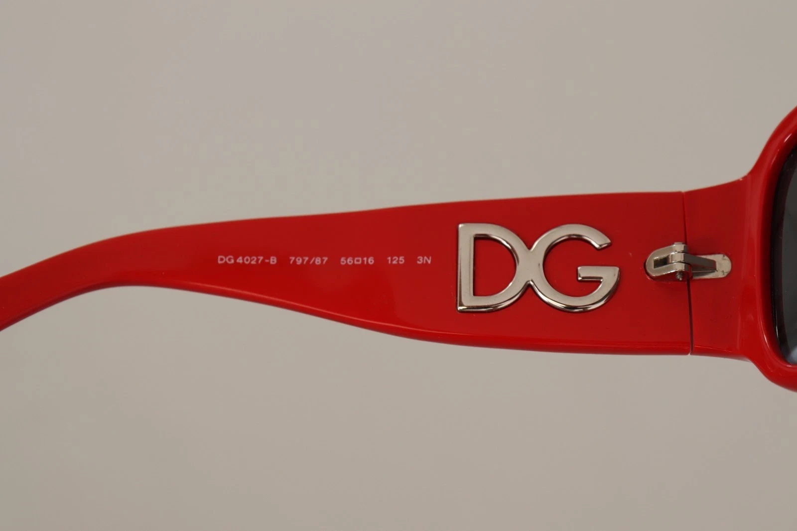 Солнцезащитные очки Dolce & Gabbana DG4027