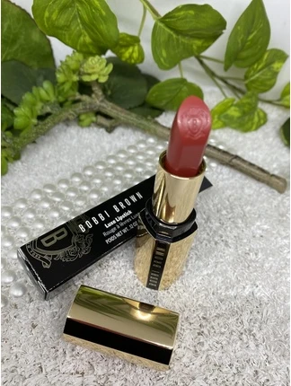 Помада Bobbi Brown