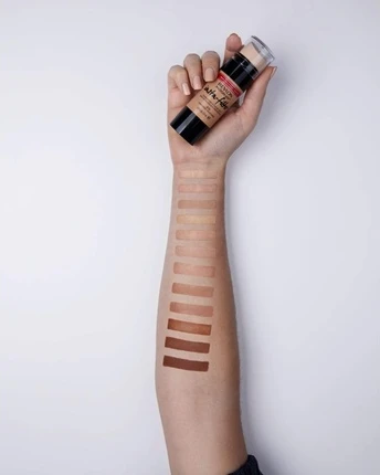 Тональная основа Revlon
