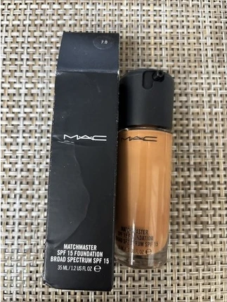 Тональная основа Mac Cosmetics Matchmaster