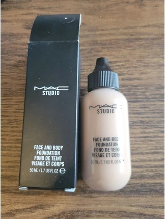 Тональная основа MAC Cosmetics Studio Face & Body Foundation
