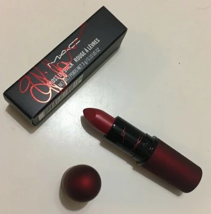 Помада MAC Cosmetics Viva Glam Рианна Красная