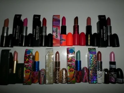 Помада MAC Cosmetics Rebels