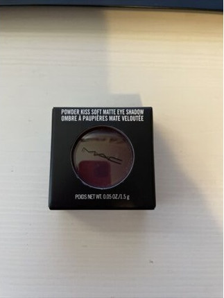 Тени для век MAC Cosmetics Powder Kiss Soft Matte Eyeshadow