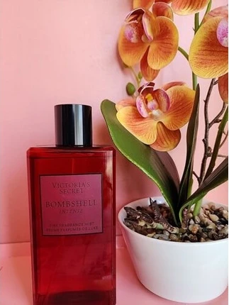 Дезодорант-спрей для тела Victoria's Secret Bombshell Intense