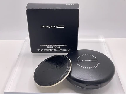 Компактная пудра-основа MAC Cosmetics Longwear